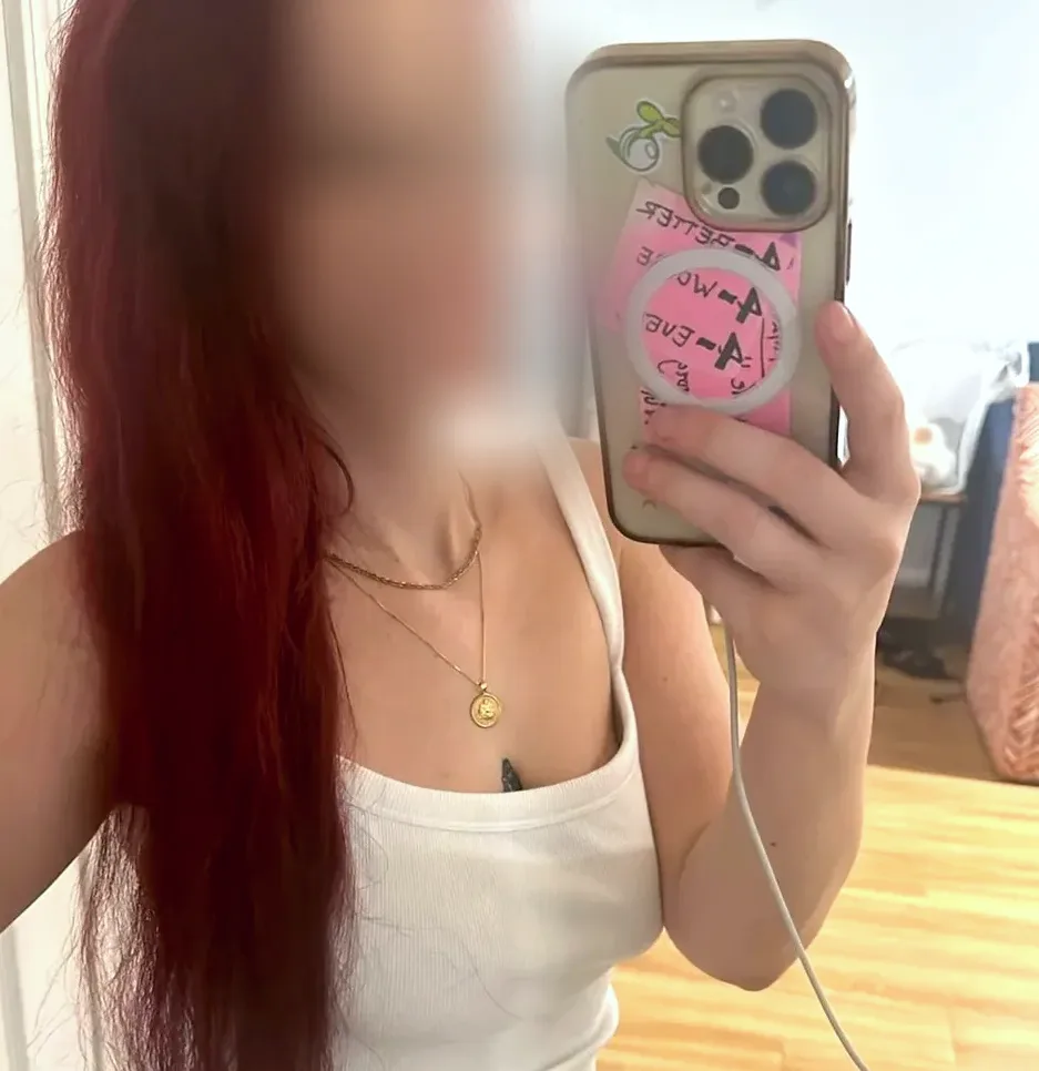 Ariadna, 28 años