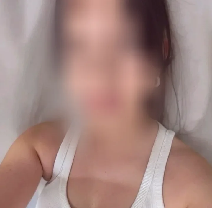 Julia, 26 años